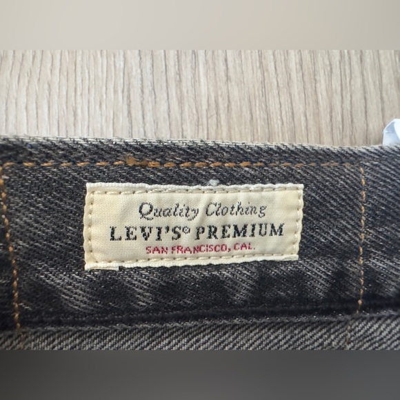 Levi's 551 Z Gray Authentic Straight Jeans 👖🩶

*NEW WITH TAGS 🏷️ - Picture 11 of 13